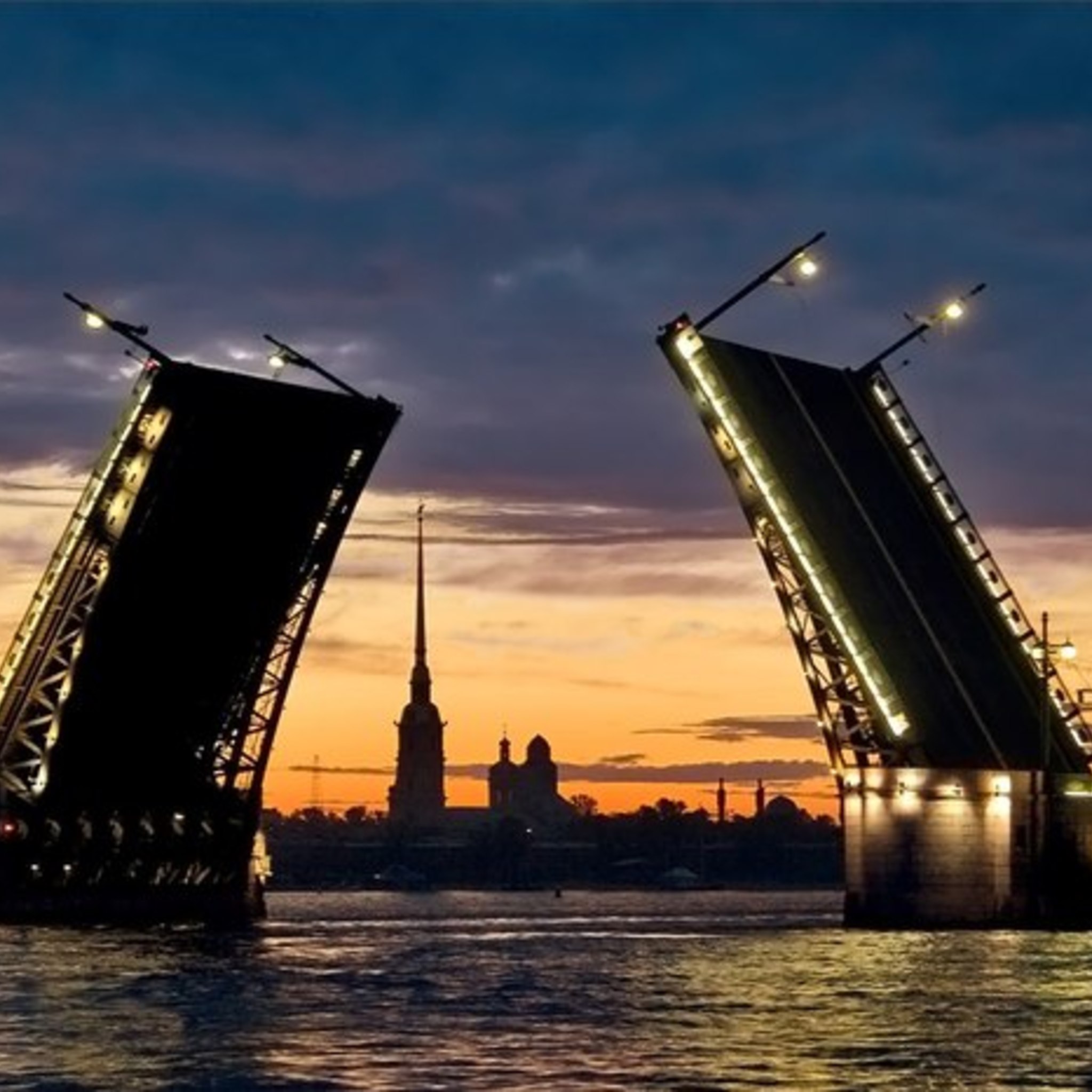 Самый известный разводной мост в Санкт-Петербурге