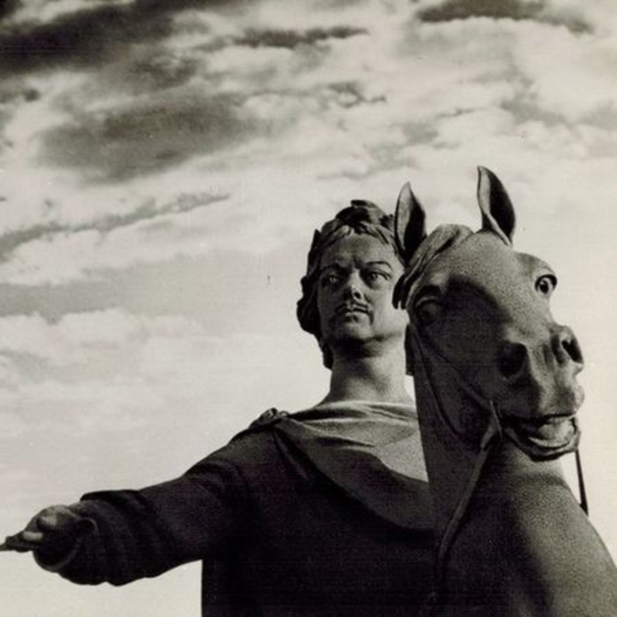 Exhibition Vozniknul brazen idol head on a bronze horse …